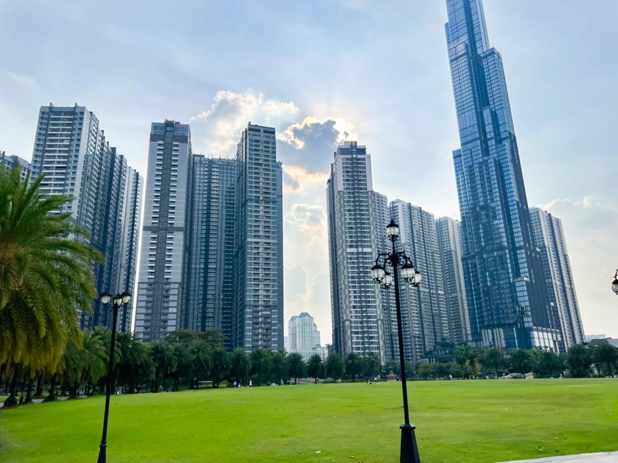 Sky Park Apartment - Vinhomes Central Park Хошимин Екстериор снимка