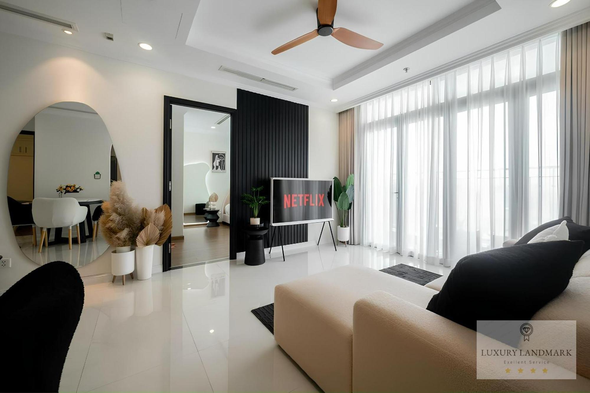 Sky Park Apartment - Vinhomes Central Park Хошимин Екстериор снимка